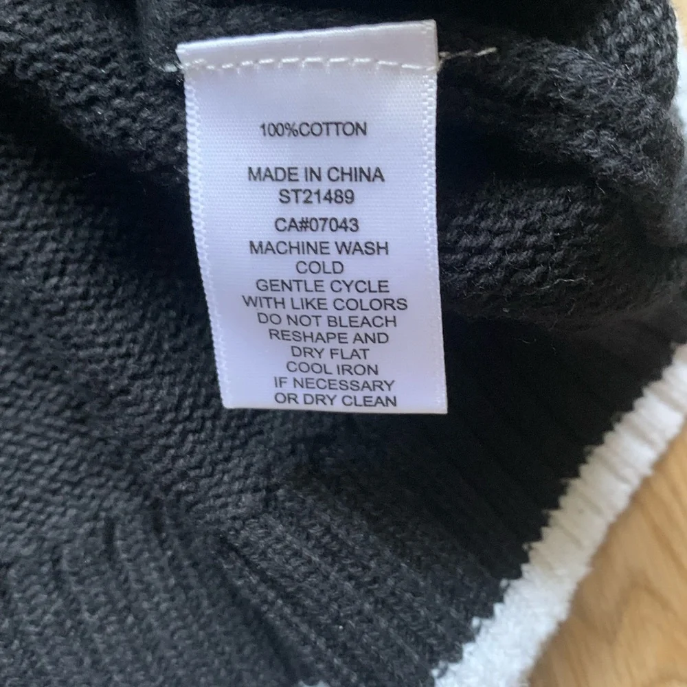 Moon & Madison Black and White 'Friday' Knit Sweater - Picture 7 of 10